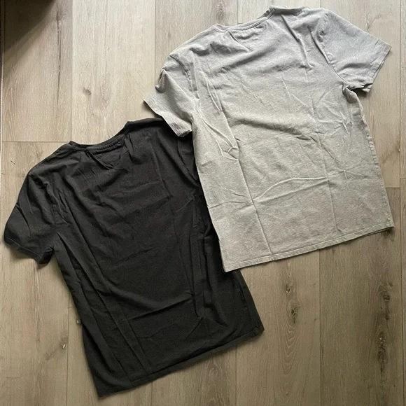 Tommy Hilfiger Men's Slim Fit Charcoal and Gray T-Shirt Set - Picture 2 of 2
